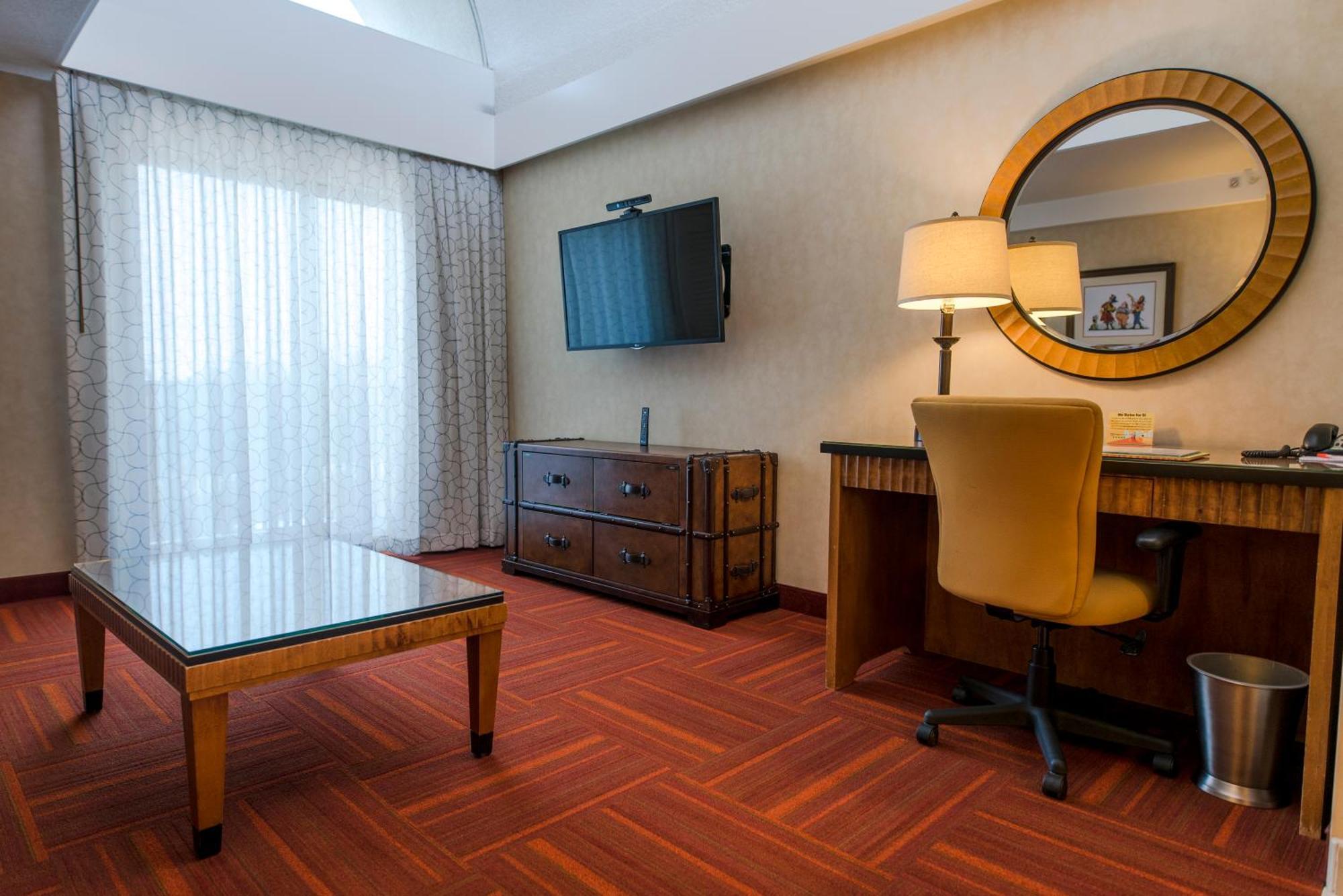 Howard Johnson By Wyndham Anaheim Hotel & Water Playground Bagian luar foto