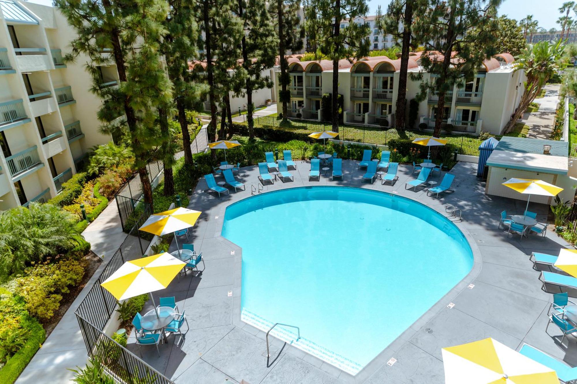 Howard Johnson By Wyndham Anaheim Hotel & Water Playground Bagian luar foto