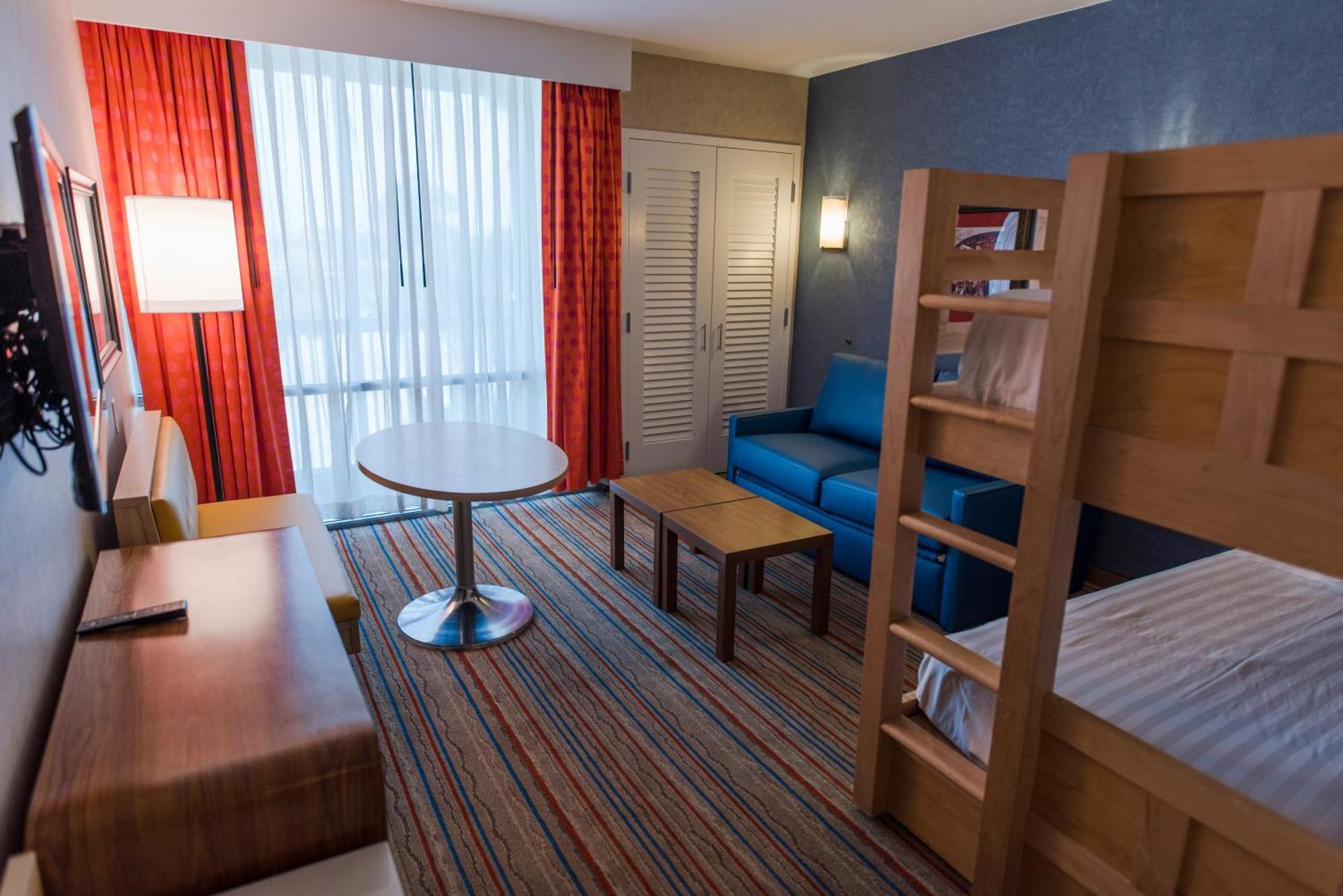 Howard Johnson By Wyndham Anaheim Hotel & Water Playground Bagian luar foto