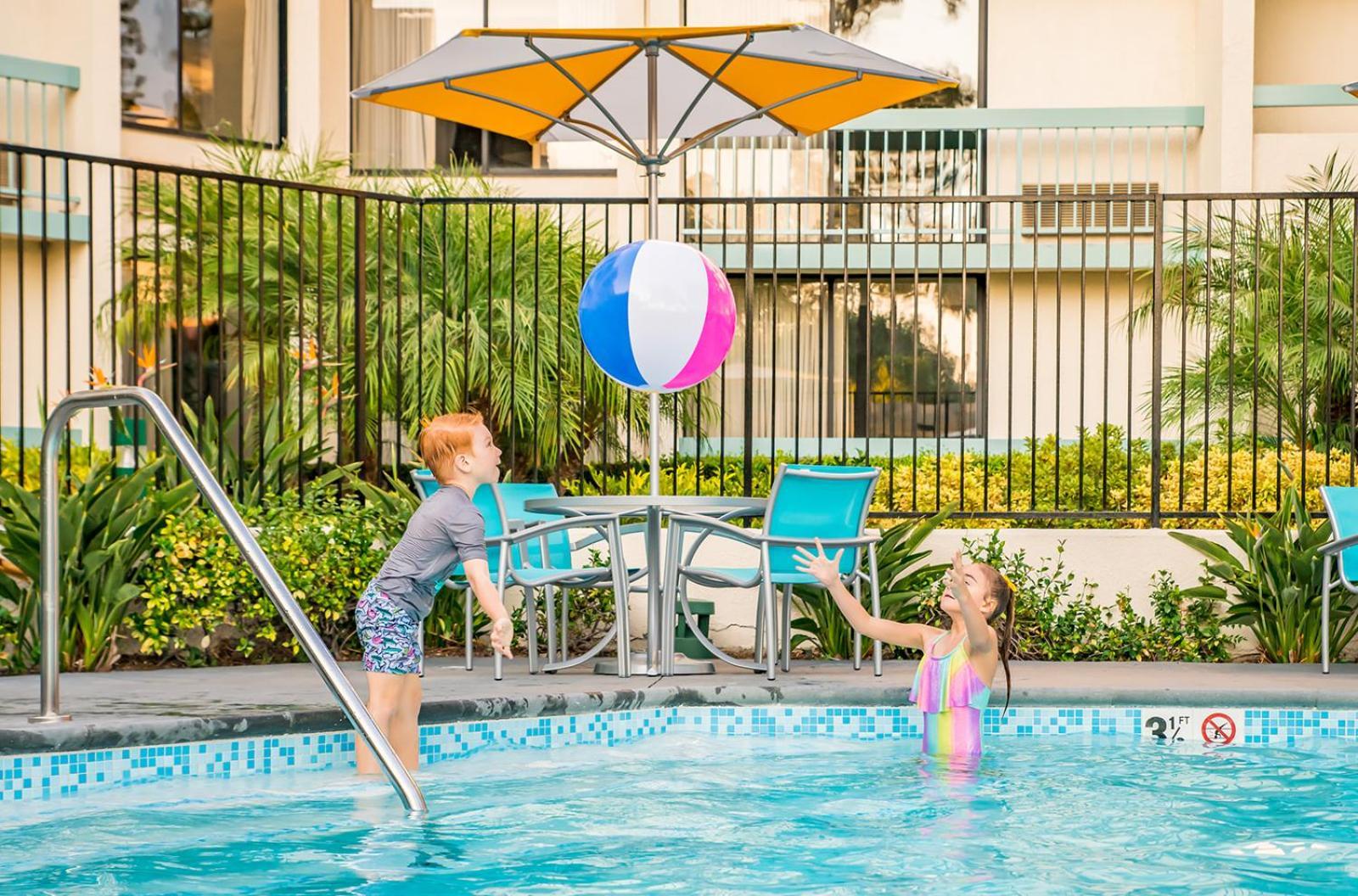Howard Johnson By Wyndham Anaheim Hotel & Water Playground Bagian luar foto