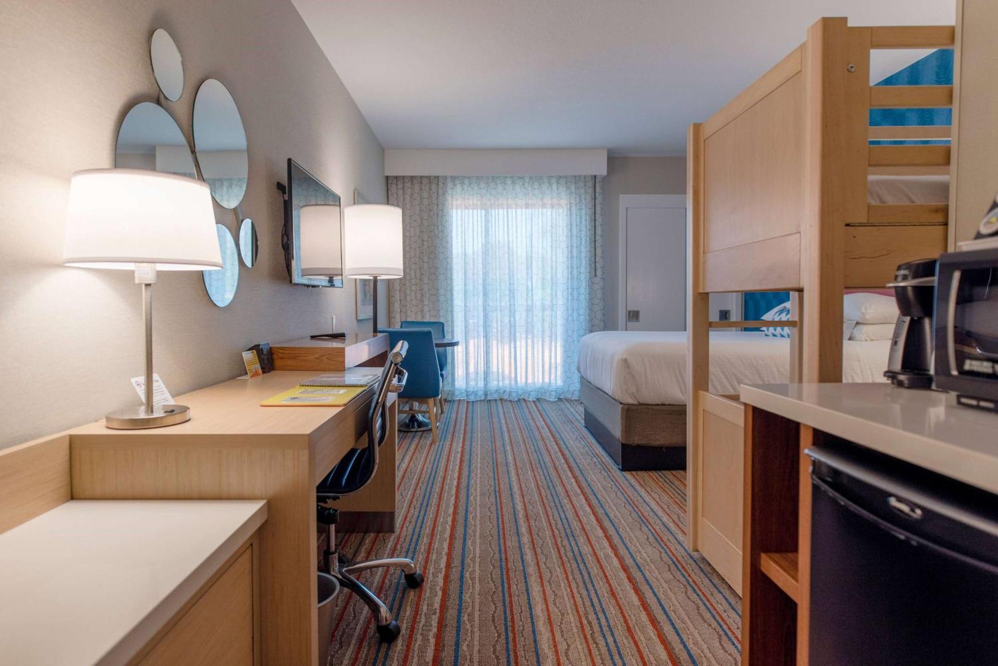 Howard Johnson By Wyndham Anaheim Hotel & Water Playground Bagian luar foto